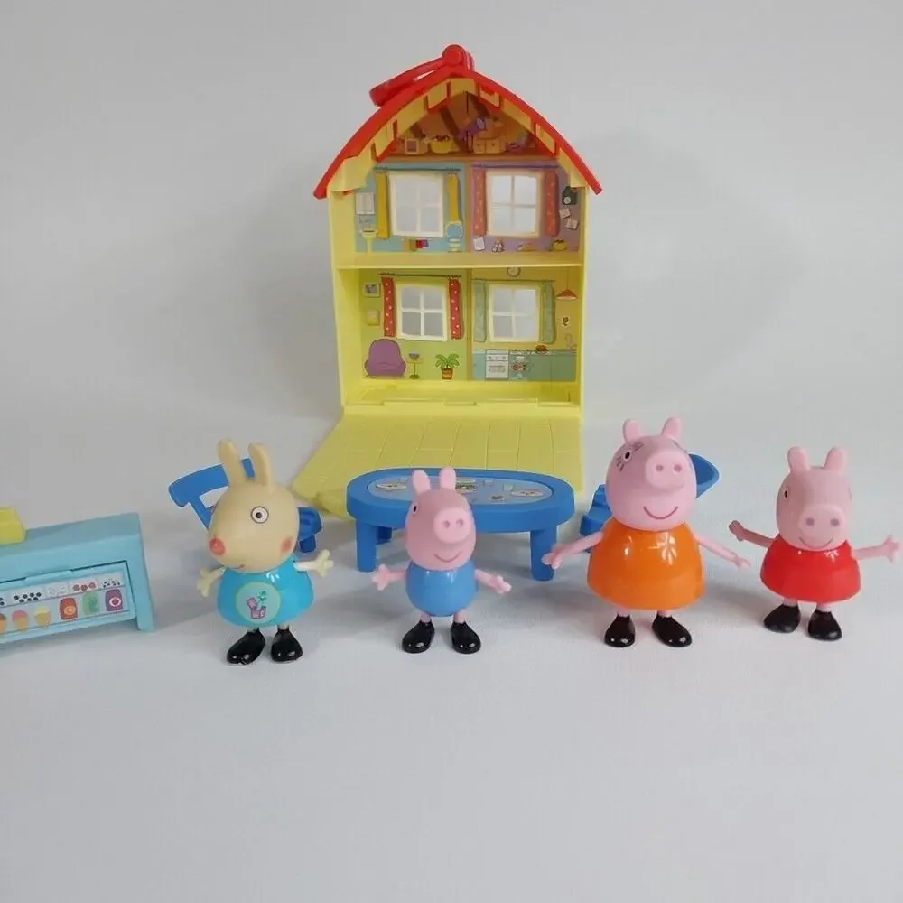 Small Fold Up And Take Peppa House With Figures And Accesories Peppa Pig Family